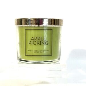 Bath‎ & Body Works Home APPLE PICKING Candle, 4 oz.